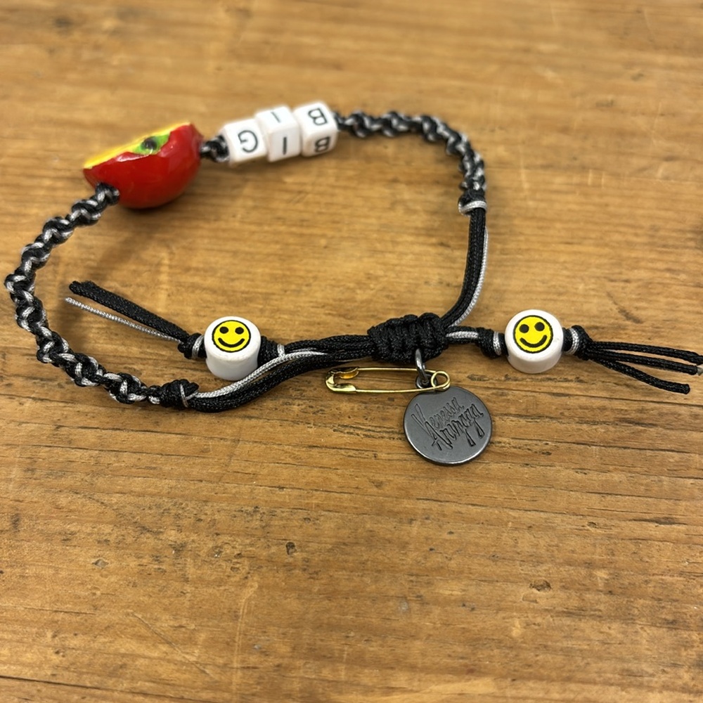 Venessa Arizaga Big Apple Bracelet NYC - Picture 2 of 2